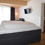 Gmeineck Oda ve Kahvaltı Seeboden